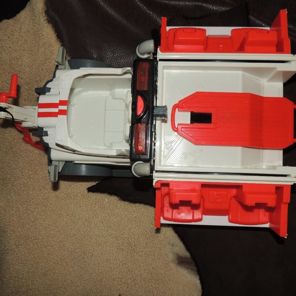 Rescue Heroes Bundle: Action & Animal Figurines, Accessories & Response Vehicles - Picture 4 of 16